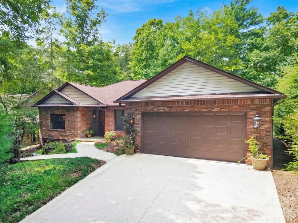Unit for sale at 542 Soquili Drive, Brevard, NC 28712