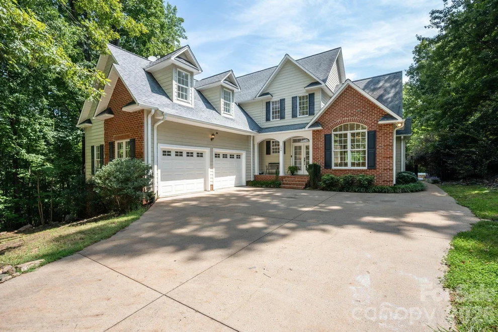 Unit for sale at 196 E Colonel Hampton Court, Rutherfordton, NC 28139