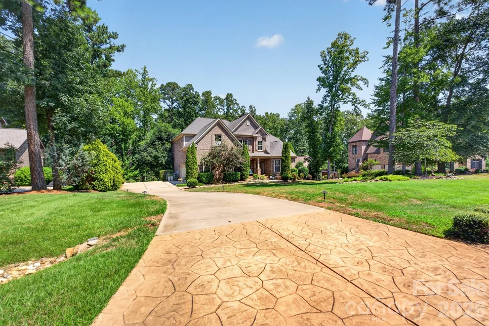 Unit for sale at 725 Fawns Glen Place, Lake Wylie, SC 29710