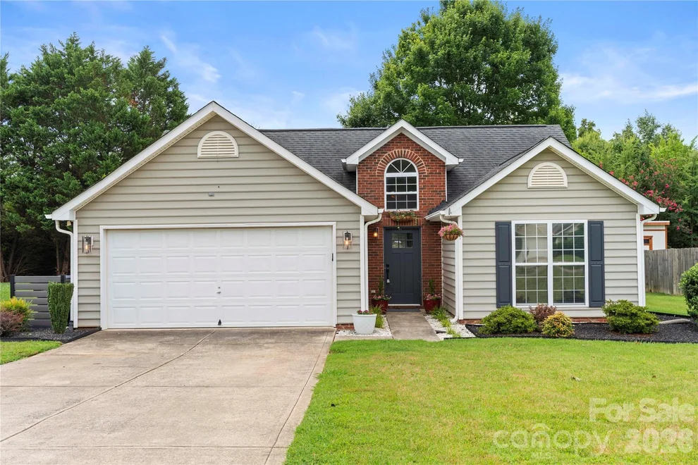 Unit for sale at 12716 Cumberland Crest Drive, Huntersville, NC 28078