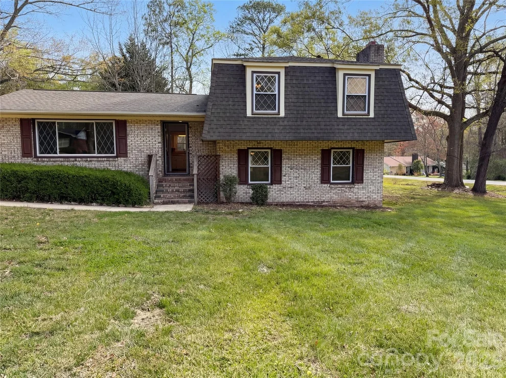 Unit for sale at 121 Pelham Lane, Fort Mill, SC 29715
