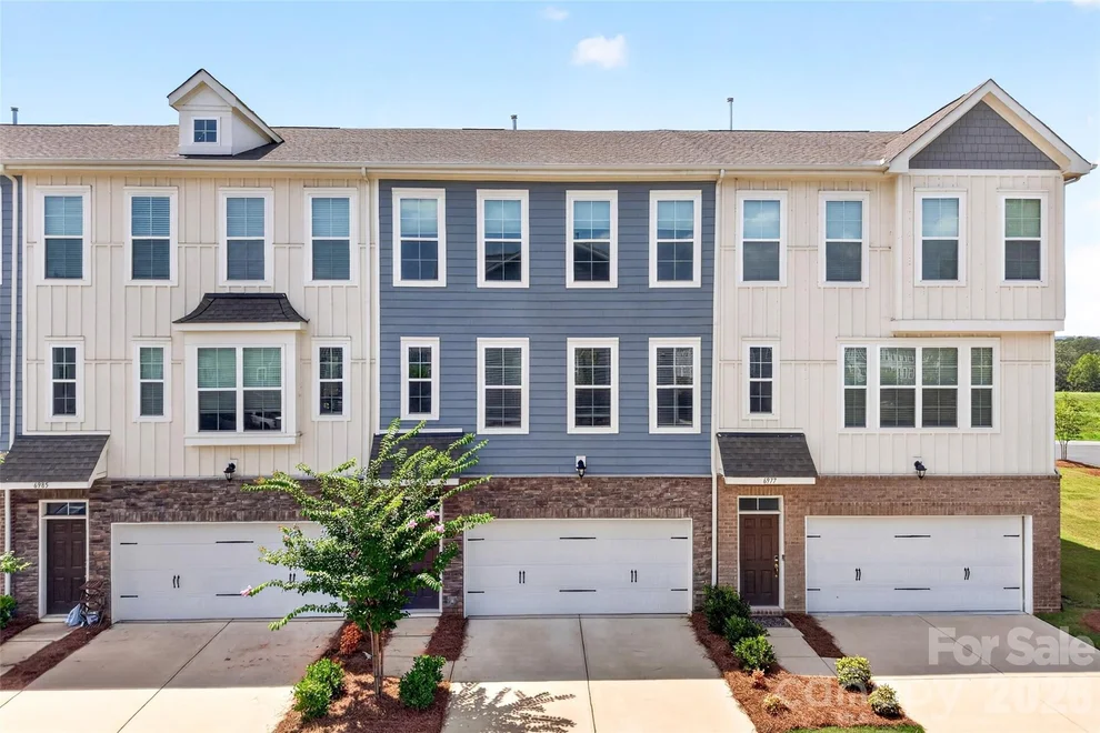 Unit for sale at 6981 Waterstone Drive, Sherrills Ford, NC 28673