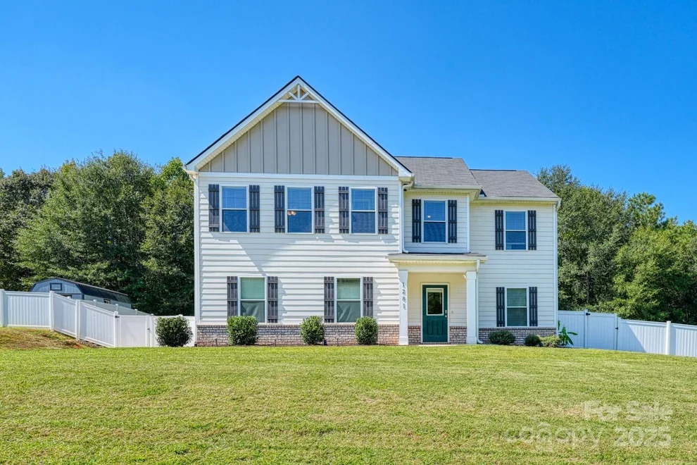 Unit for sale at 1281 Twin Bridge Road, Gaffney, SC 29341