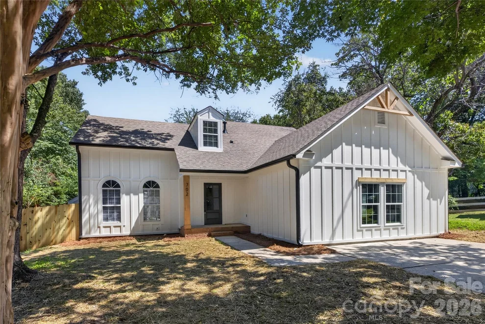 Unit for sale at 702 Foxborough Road, Charlotte, NC 28213