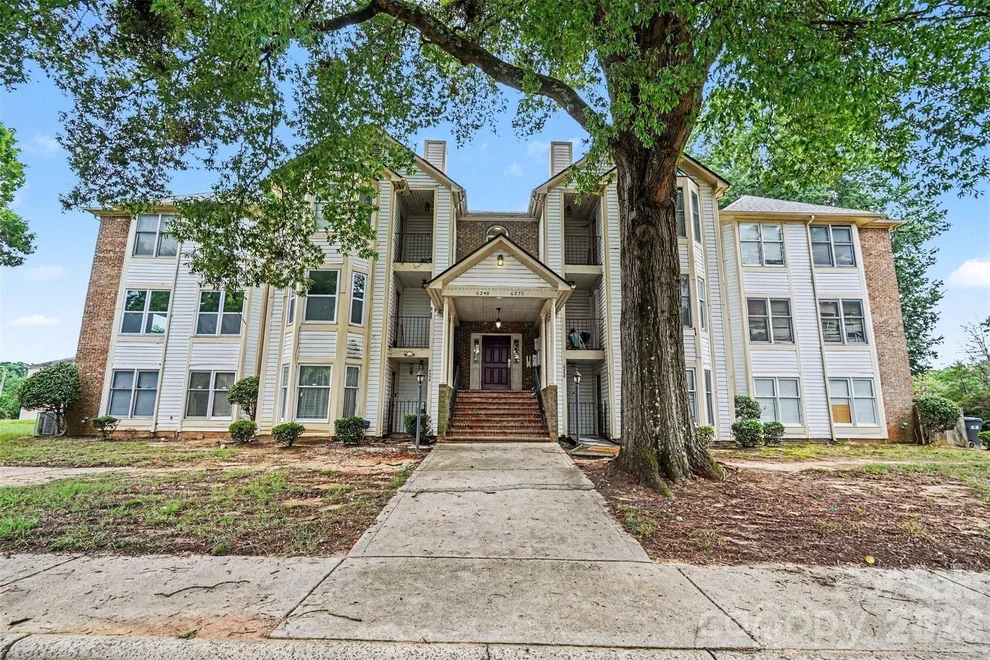 Unit for sale at 6260 Rosecroft Drive, Charlotte, NC 28215