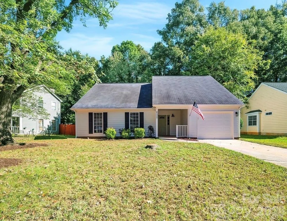 Unit for sale at 8327 Houndstooth Drive, Charlotte, NC 28227