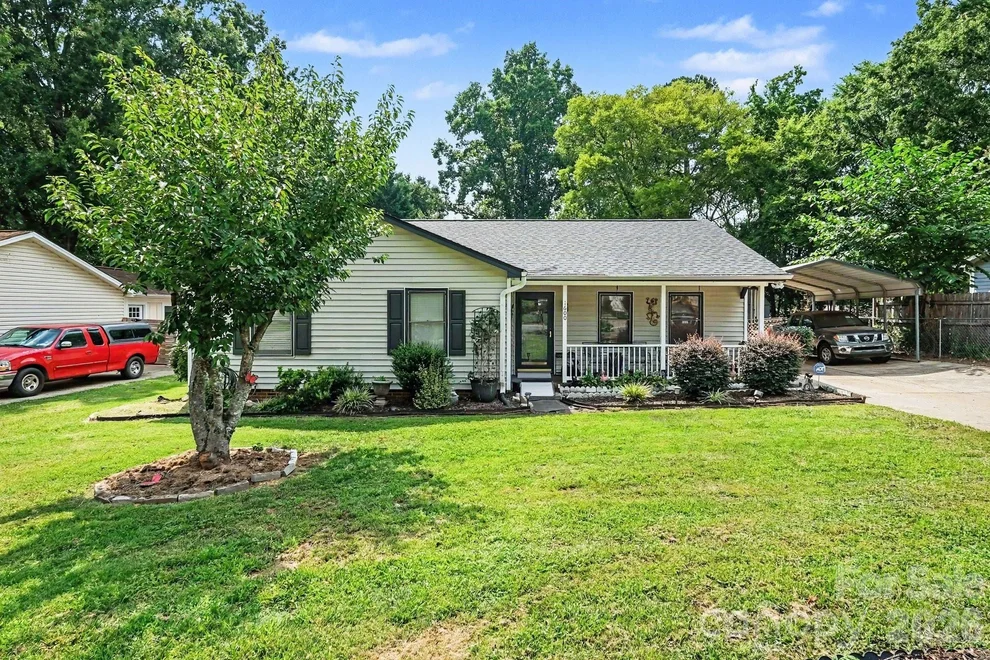 Unit for sale at 1600 Teddington Drive, Charlotte, NC 28214