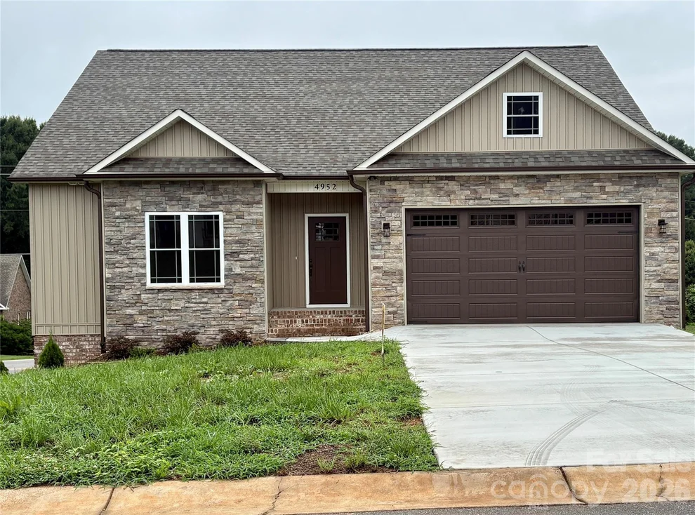 Unit for sale at 4952 Southview Drive, Hickory, NC 28602