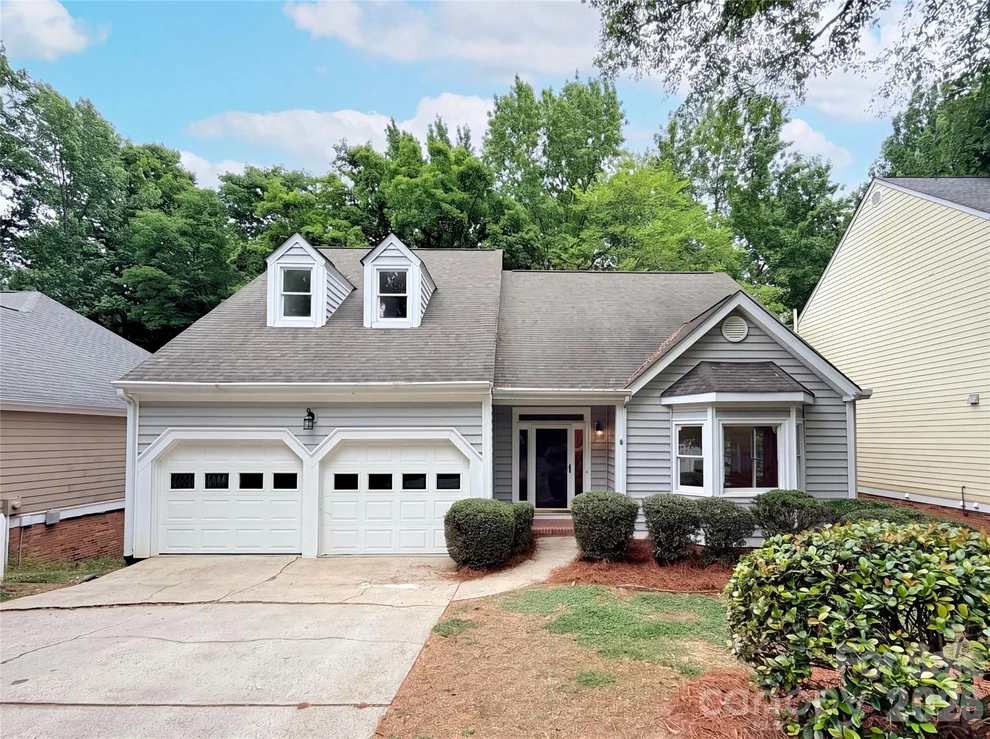 Unit for sale at 5908 Bookbinders Lane, Charlotte, NC 28270