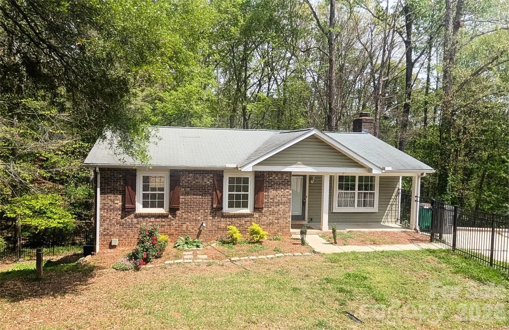 Unit for sale at 8443 Shiredale Lane, Charlotte, NC 28212