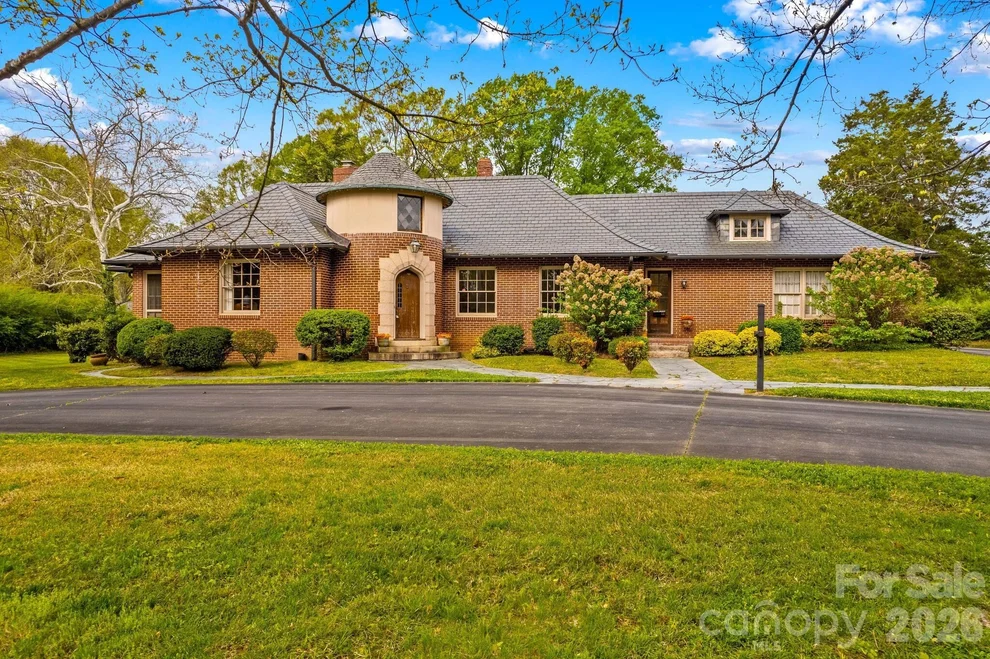 Unit for sale at 725 Mocksville Avenue, Salisbury, NC 28144