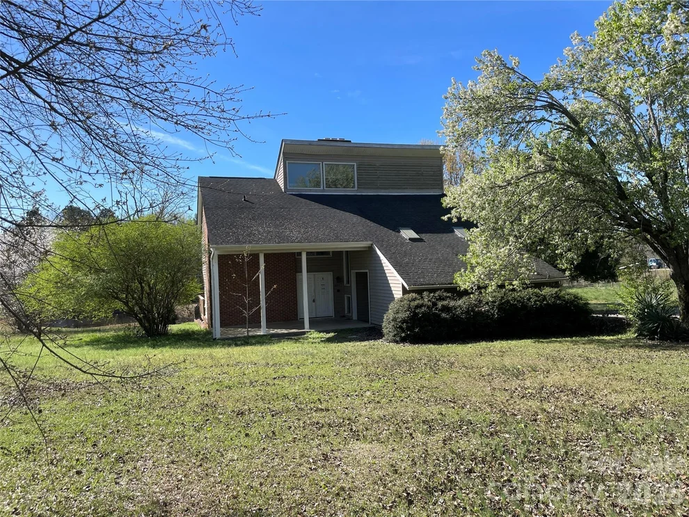 Unit for sale at 6174 Center Grove Road, Kershaw, SC 29067