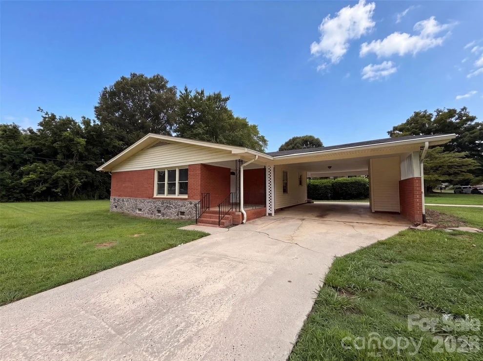 Unit for sale at 1951 Taylor Drive, Gastonia, NC 28052