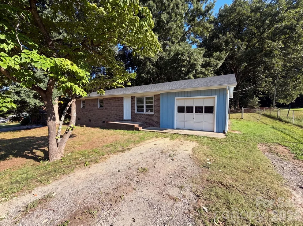 Unit for sale at 120 Riley Road, Dallas, NC 28034