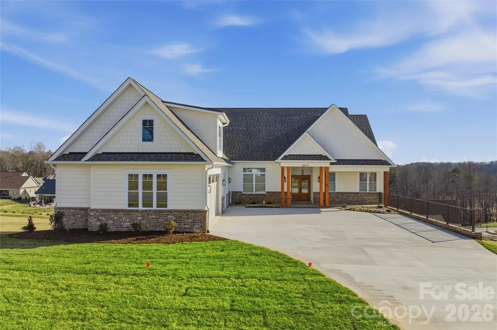 Unit for sale at 2615 Vista Lane NE, Conover, NC 28613