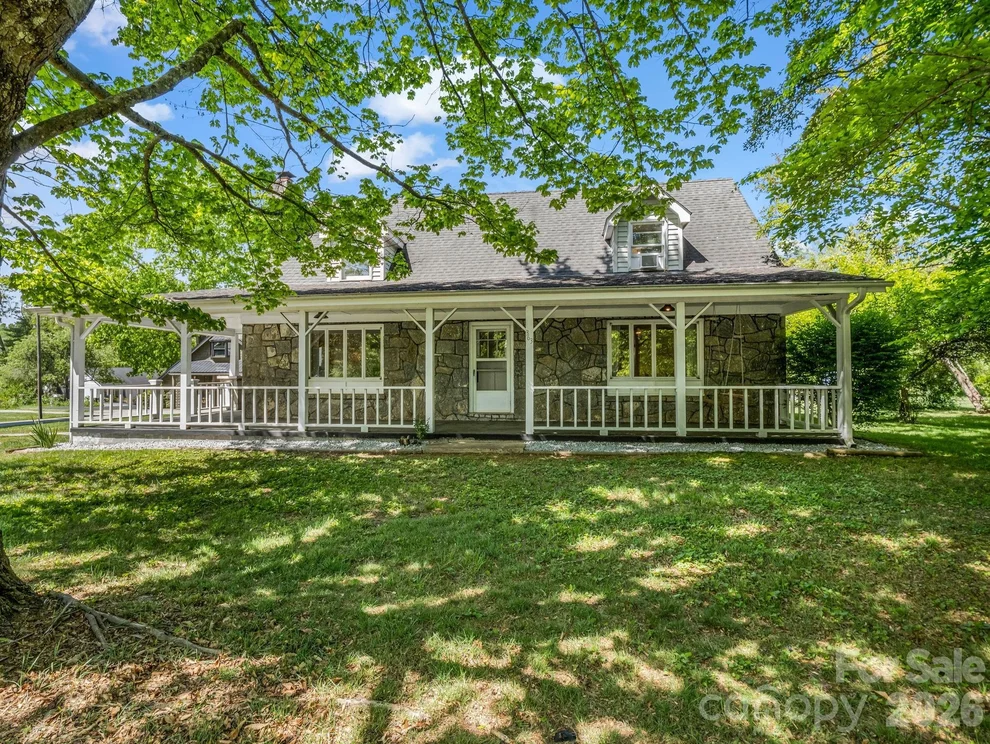 Unit for sale at 363 Etowah School Road, Hendersonville, NC 28739