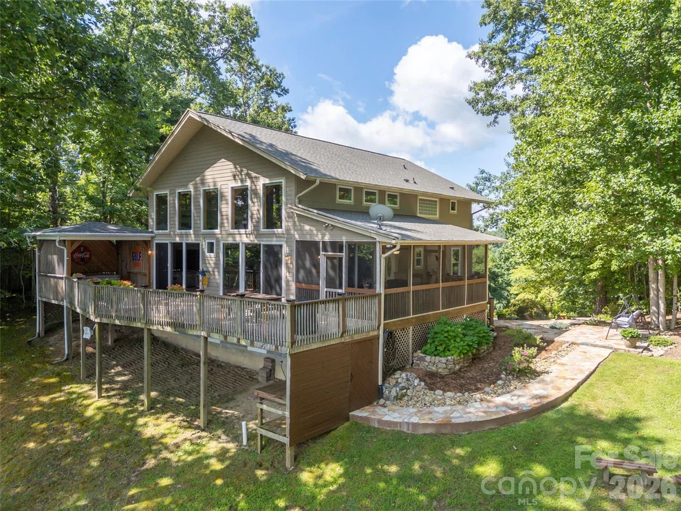 Unit for sale at 837 Big Raven Lane, Saluda, NC 28773