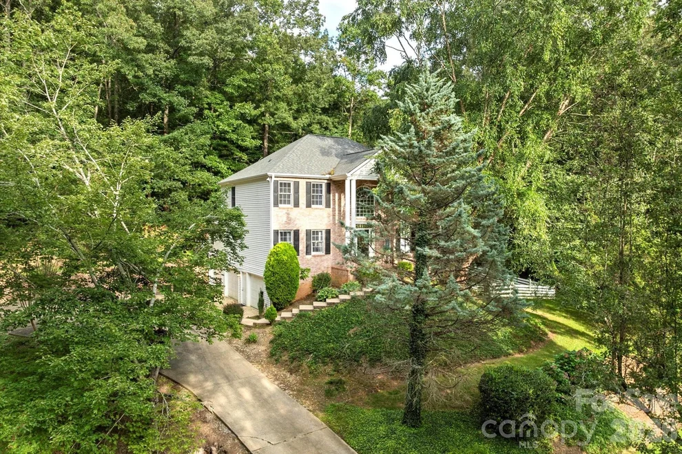 Unit for sale at 314 Sweetwater Hills Drive, Hendersonville, NC 28791