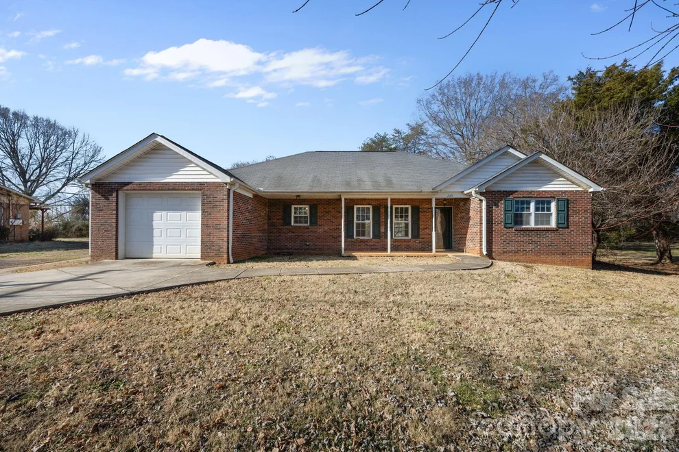 Unit for sale at 249 Shumaker Drive, Statesville, NC 28625