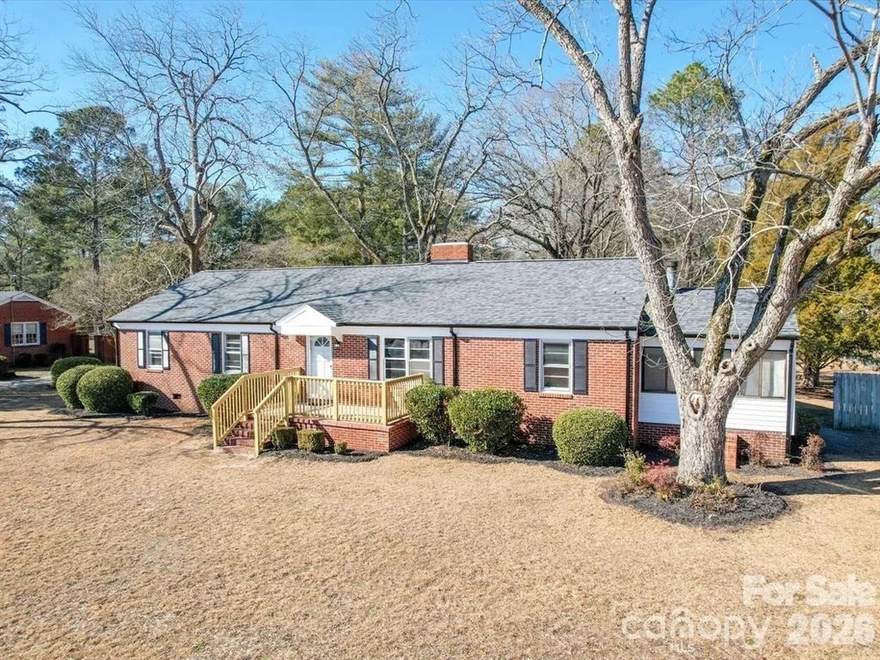 Unit for sale at 2228 W Market Street, Cheraw, SC 29520