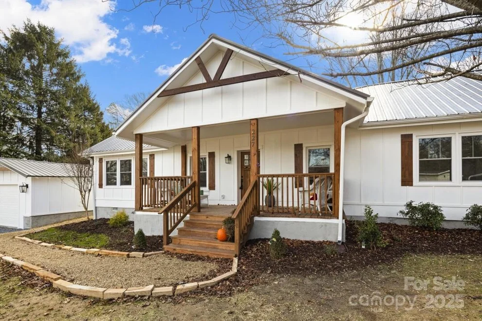 Unit for sale at 227 Ashmore Avenue, Hendersonville, NC 28791