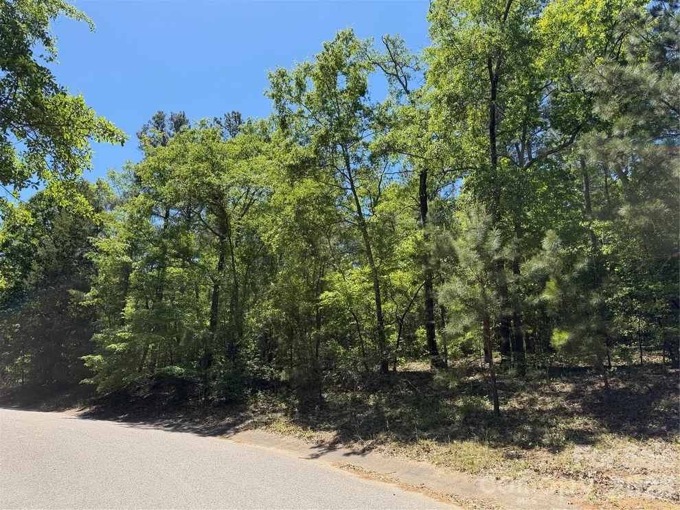 Unit for sale at 170 Lake Mallard Lane, Camden, SC 29020