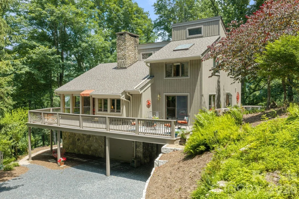 Unit for sale at 221 White Oak Trail, Banner Elk, NC 28604