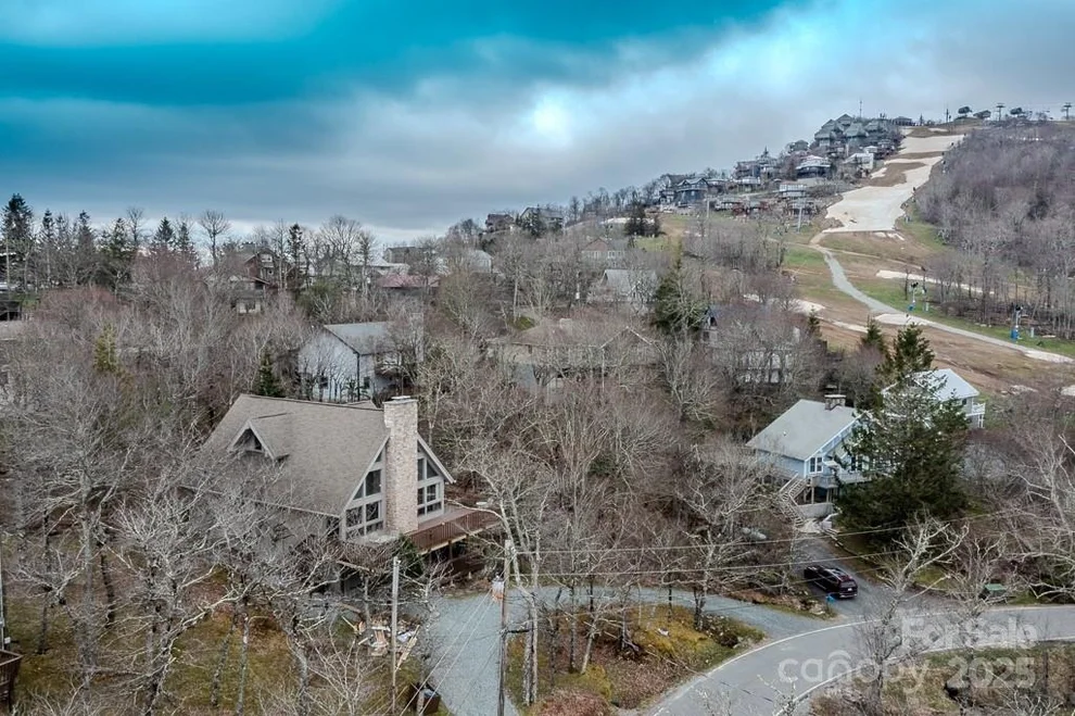 Unit for sale at 130 Skiway Circle, Beech Mountain, NC 28604