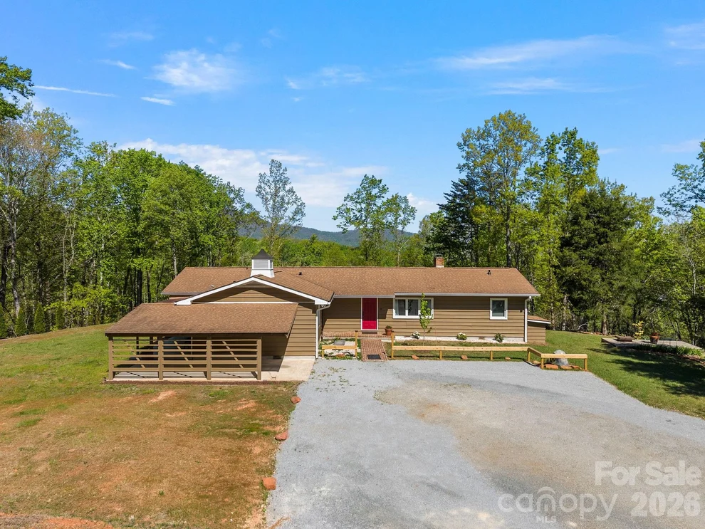 Unit for sale at 110 Persimmon Hill Court, Columbus, NC 28722