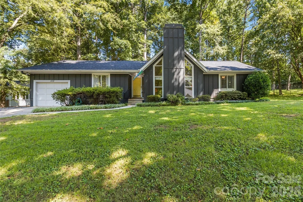 Unit for sale at 1109 S Magnolia Street, Mooresville, NC 28115