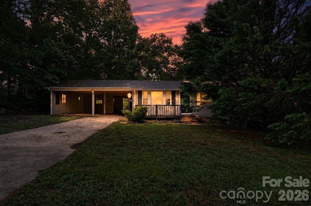 Unit for sale at 607 Texas Trail, Dallas, NC 28034