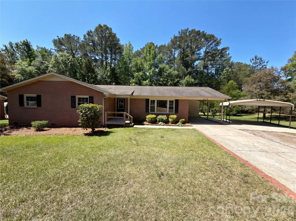 Unit for sale at 1415 Crestfield Drive, Lancaster, SC 29720
