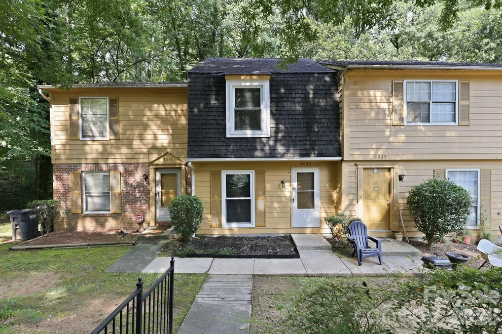 Unit for sale at 4033 Briarhill Drive, Charlotte, NC 28215