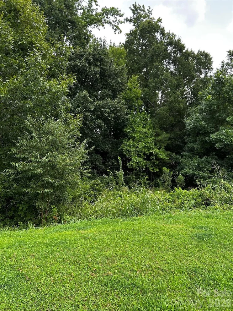 Unit for sale at 704 Larimer Lane, Charlotte, NC 28262