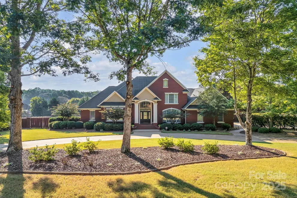 Unit for sale at 137 Clearcreek Drive, Boiling Springs, SC 29316