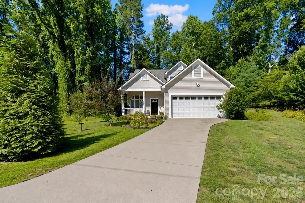 Unit for sale at 725 W Pine Street, Hendersonville, NC 28739