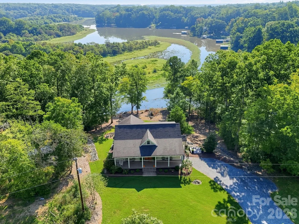 Unit for sale at 180 Duck Cove Road, Belmont, NC 28012