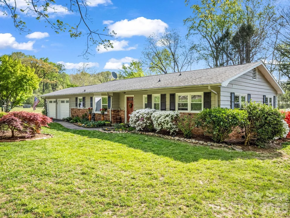 Unit for sale at 120 Warrior Drive, Tryon, NC 28782