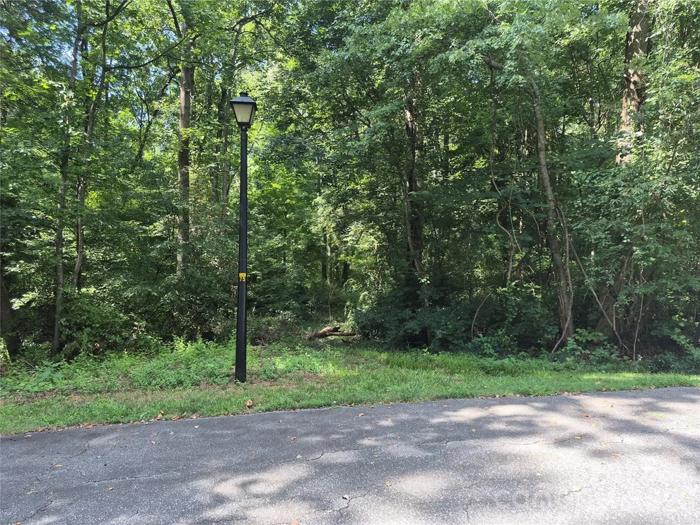 Unit for sale at 3307 Lancaster Drive, Statesville, NC 28625