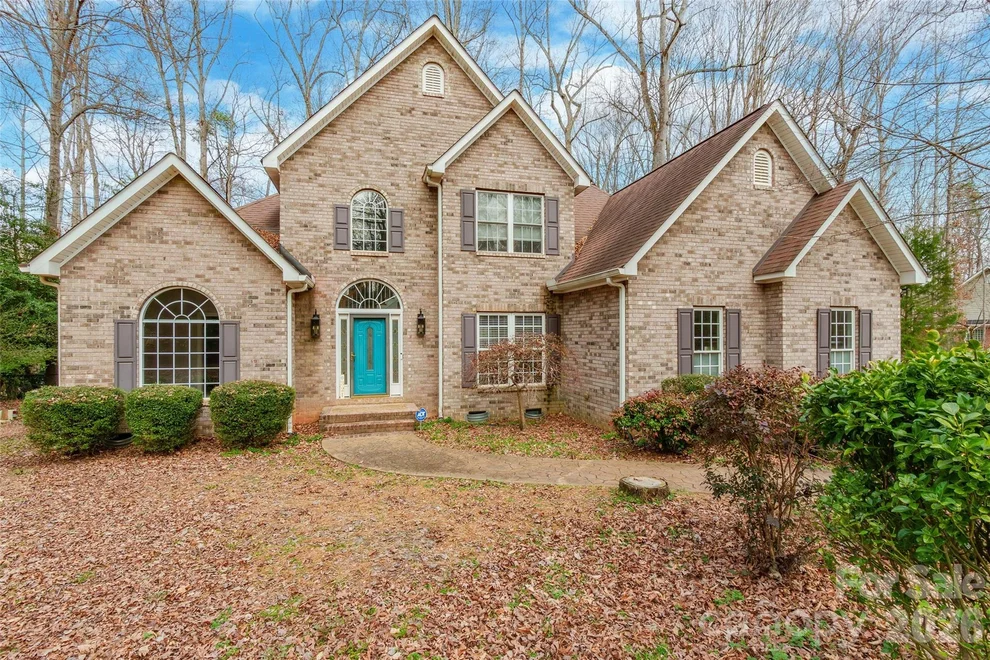Unit for sale at 321 Forbes Court, Clover, SC 29710