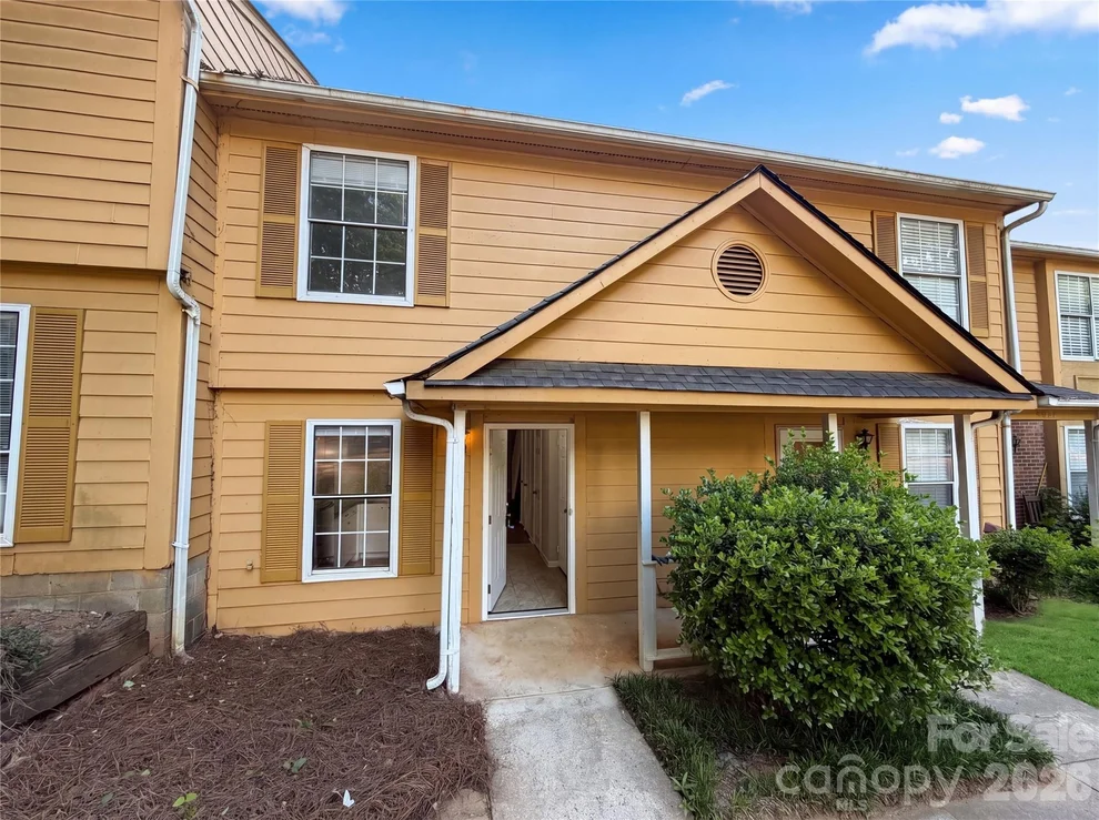 Unit for sale at 4037 Briarhill Drive, Charlotte, NC 28215