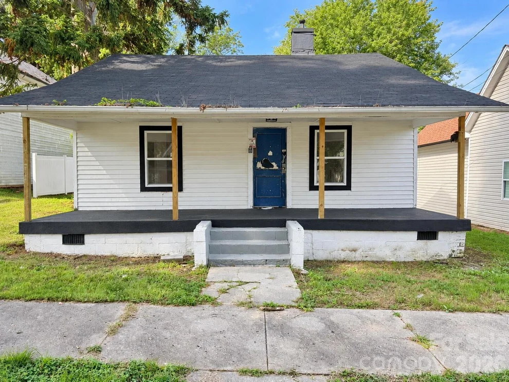 Unit for sale at 930 4th Street, Statesville, NC 28677