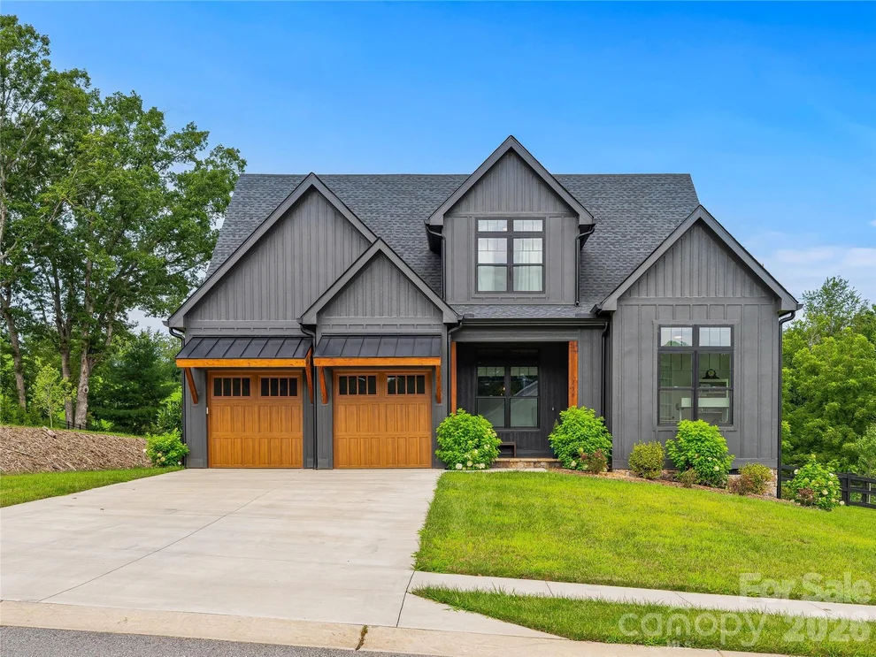 Photo of 258 Mavrick Drive, Mills River, NC 28759