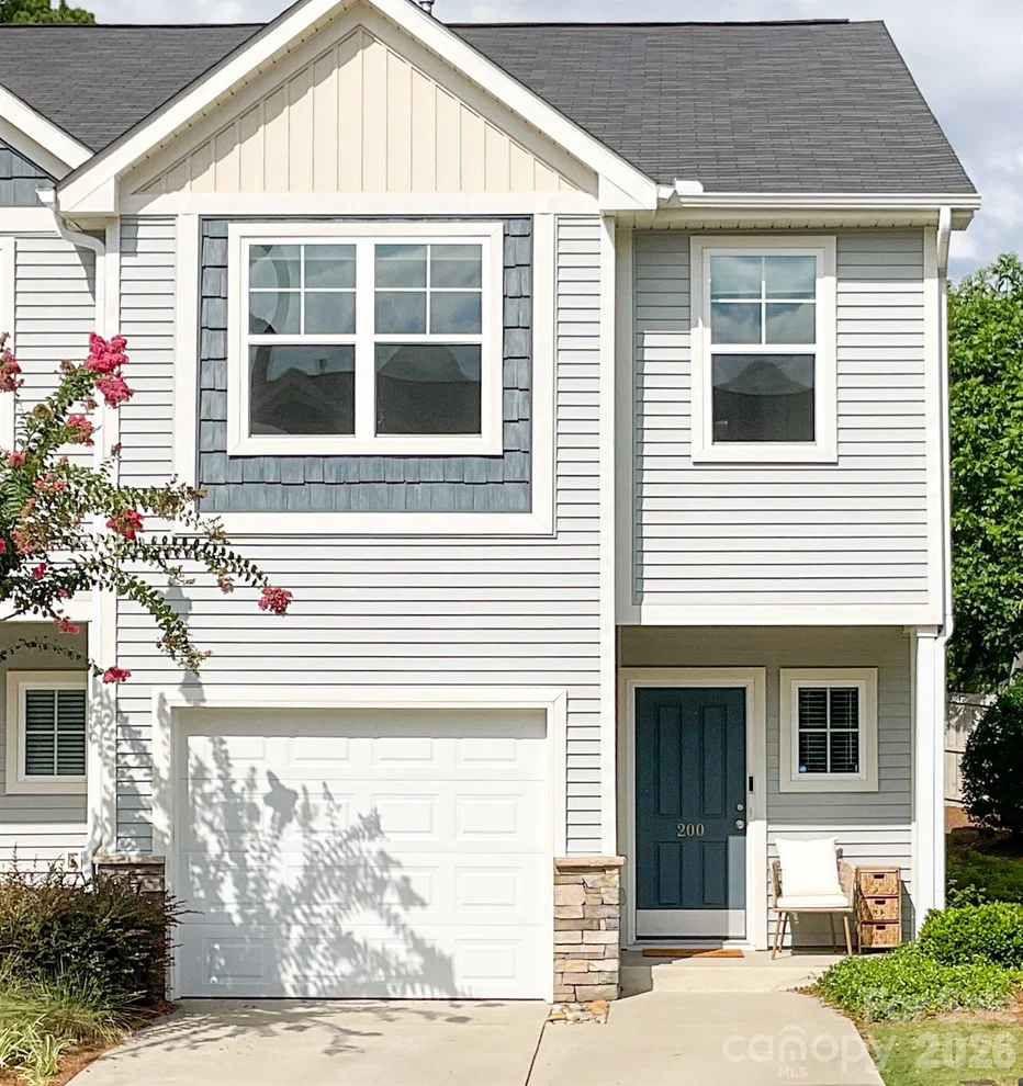 Unit for sale at 200 Button Willow Street, Taylors, SC 29687