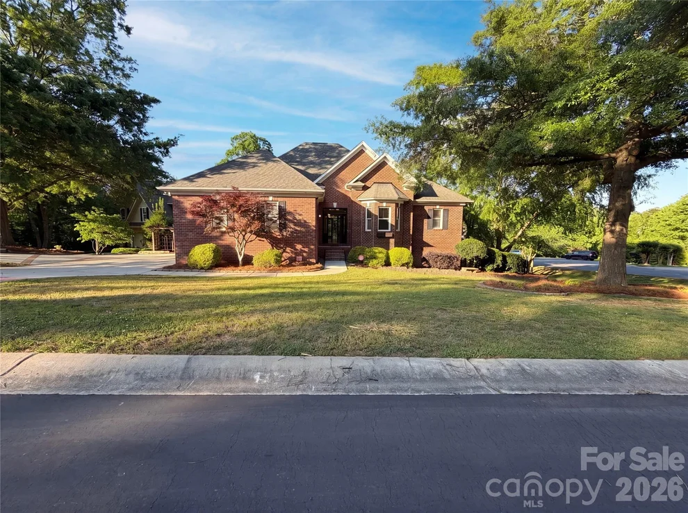 Unit for sale at 142 Canterbury Crossing, Fort Mill, SC 29708