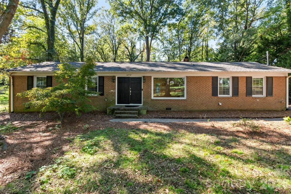 Unit for sale at 1817 Balfour Lane, Charlotte, NC 28216