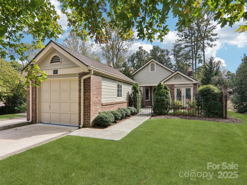 Unit for sale at 102 Glenbrook Drive, Hendersonville, NC 28739