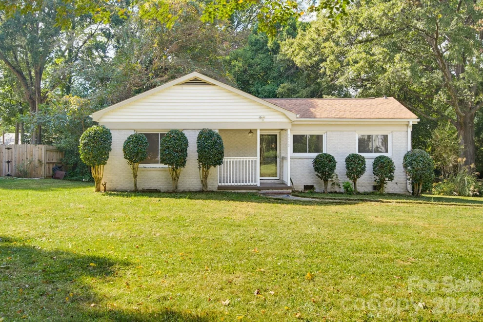 Unit for sale at 1733 Merry Oaks Road, Charlotte, NC 28205