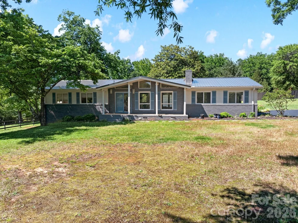 Unit for sale at 1064 Knollwood Road, Boiling Springs, SC 29316
