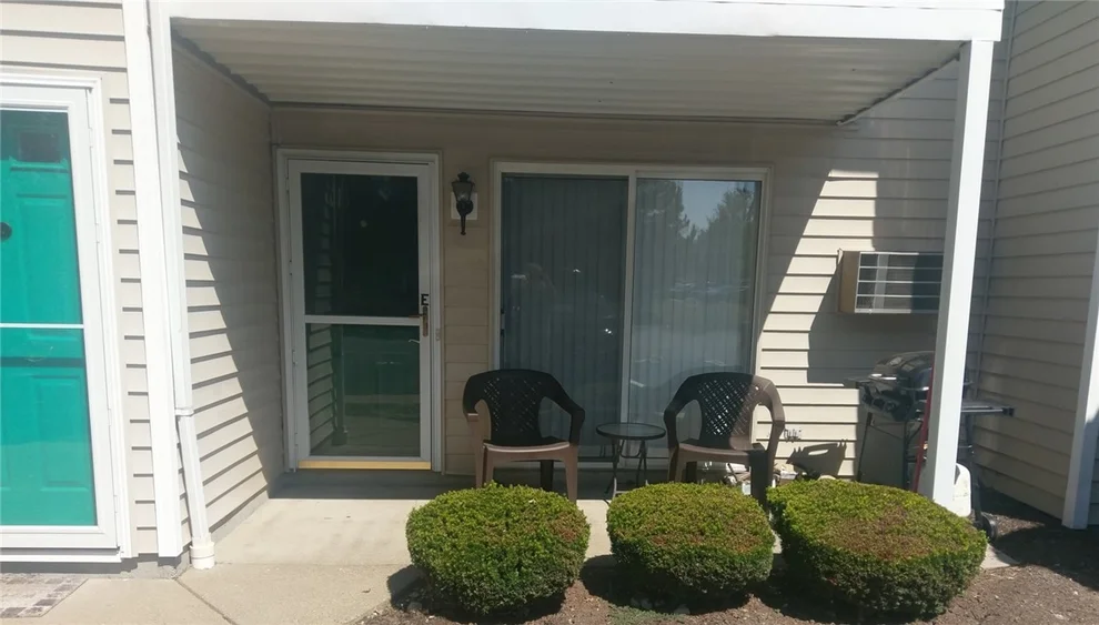 Unit for sale at 9 Sunmist Square, Amherst, NY 14228